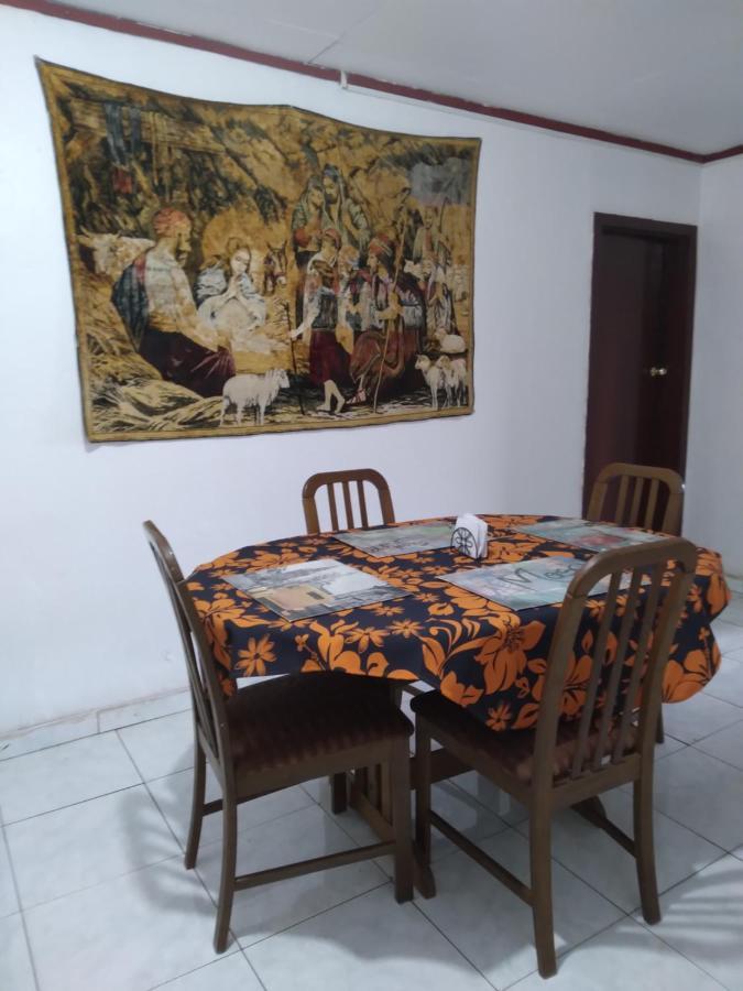 Hare O Ahani Hanga Roa Luaran gambar